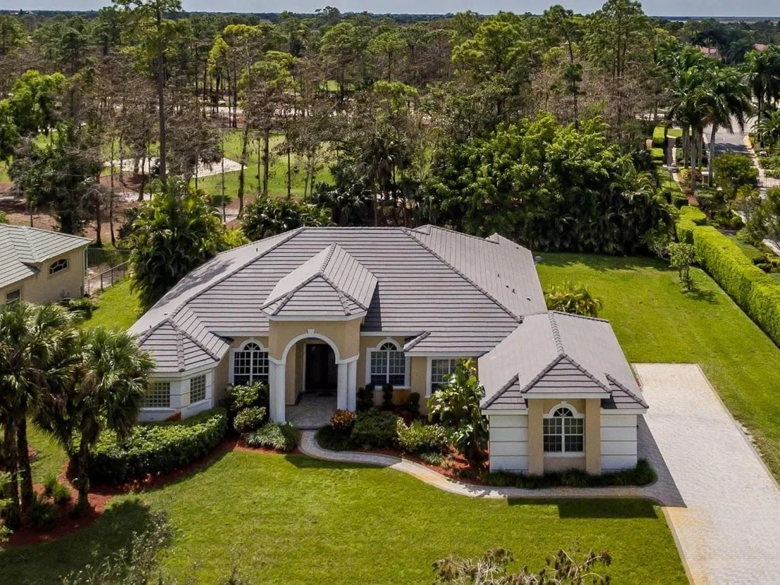 Photo of 809 Forest Glen Lane