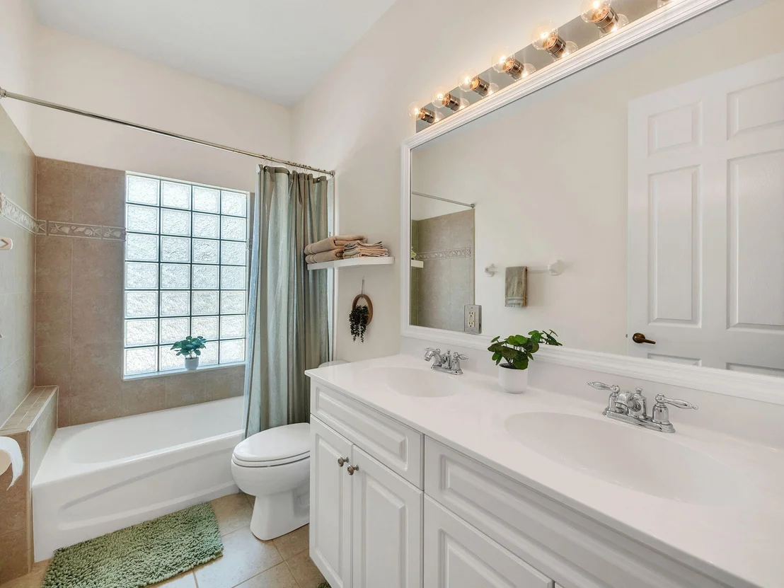 Photo of 8465 Mandarin Boulevard