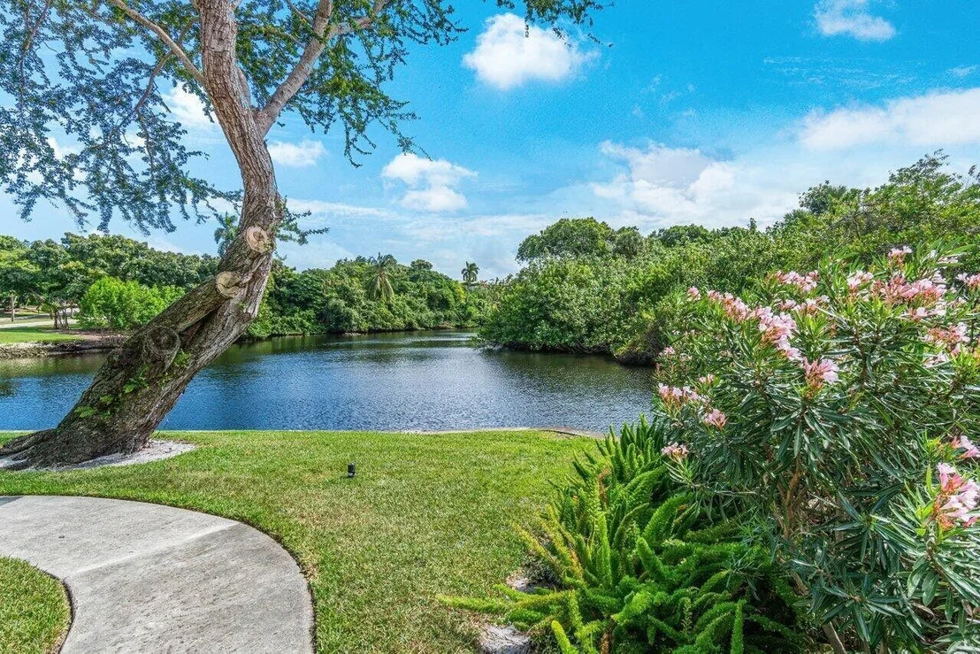 Photo of 781 Apple Tree Lane