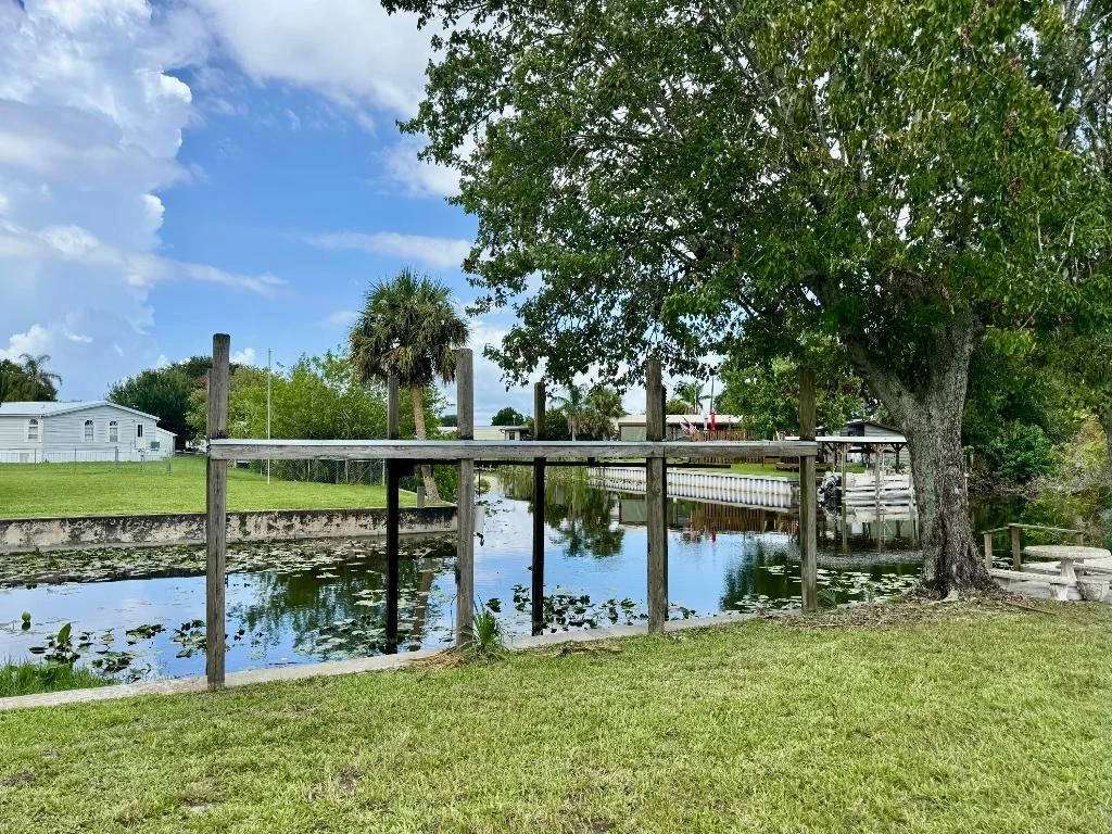 Photo of 1397 Lake Drive W