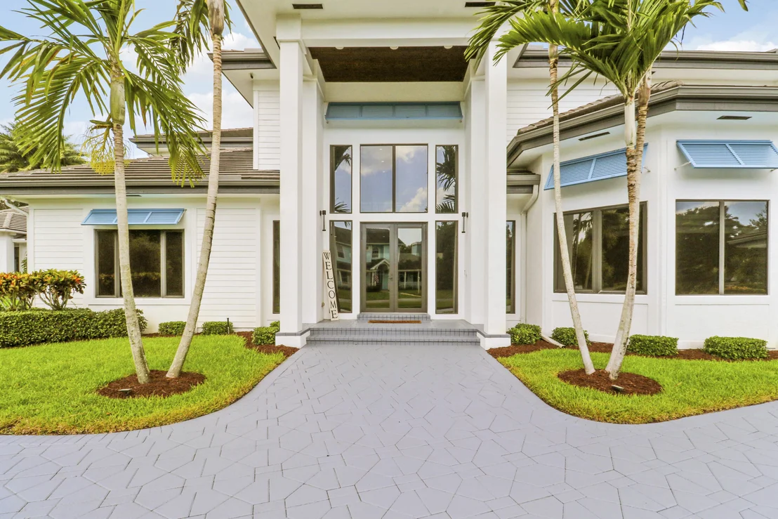 Photo of 18411 SE Lakeside Drive