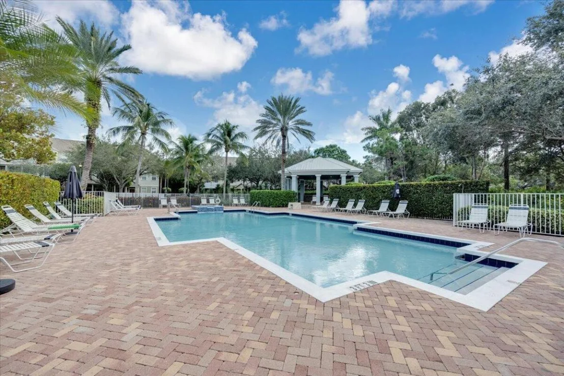 Photo of 120 W Bay Cedar Circle