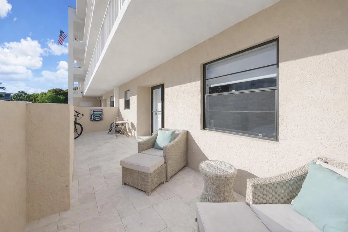 Photo of Unit 105D at 300 N Highway A1a