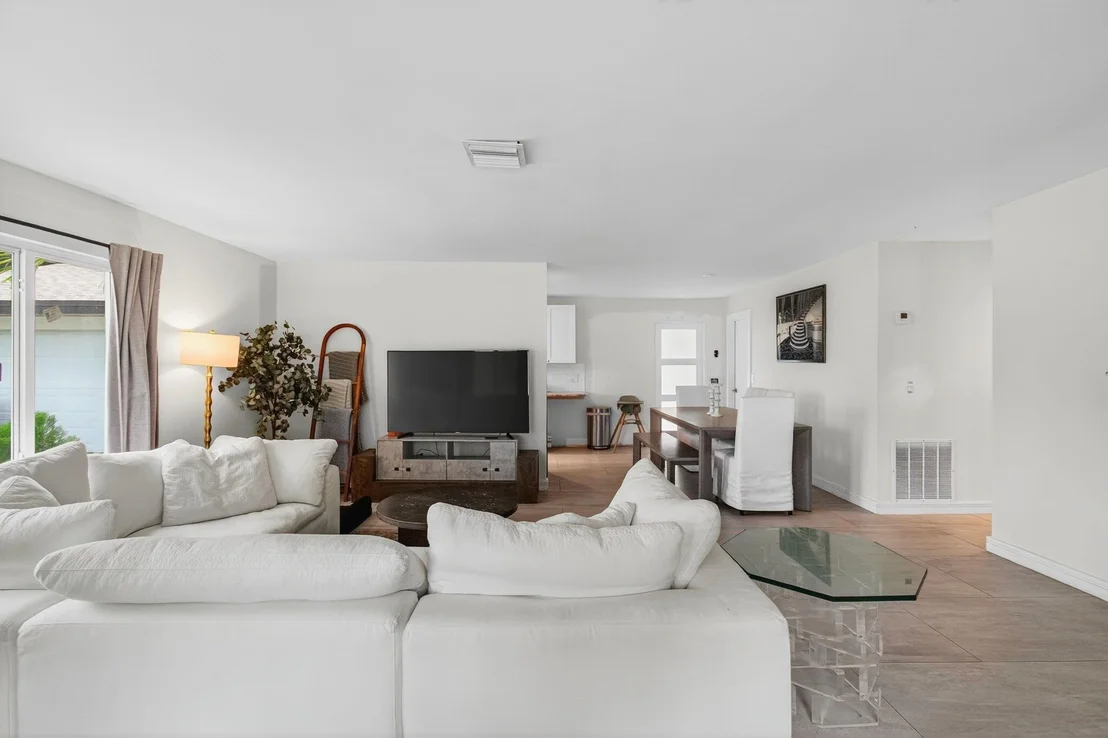 Photo of 5238 Palm Ridge Boulevard