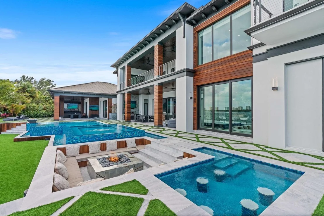 Photo of 712 Lakeside Circle