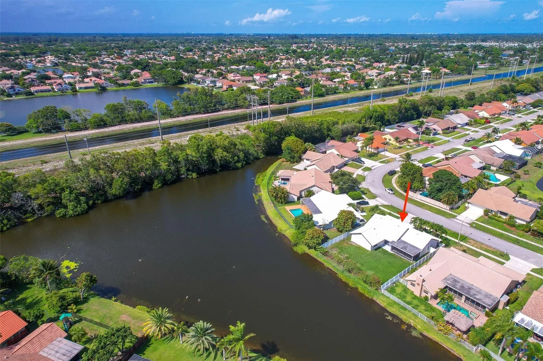 Photo of 9216 Sun Pointe Drive