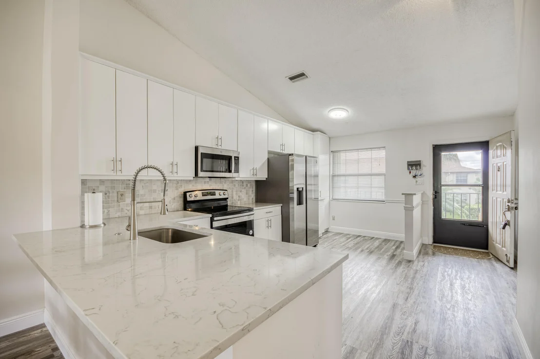 Photo of Unit A at 1102 Pinecrest Circle