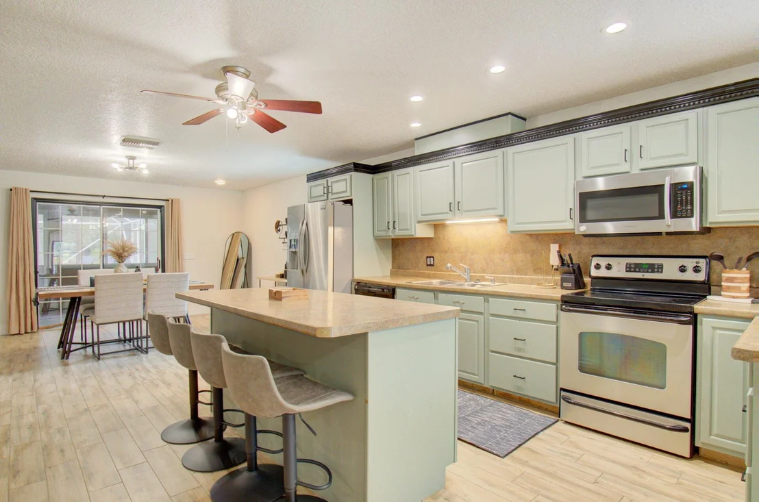Photo of 4090 Mandarin Boulevard