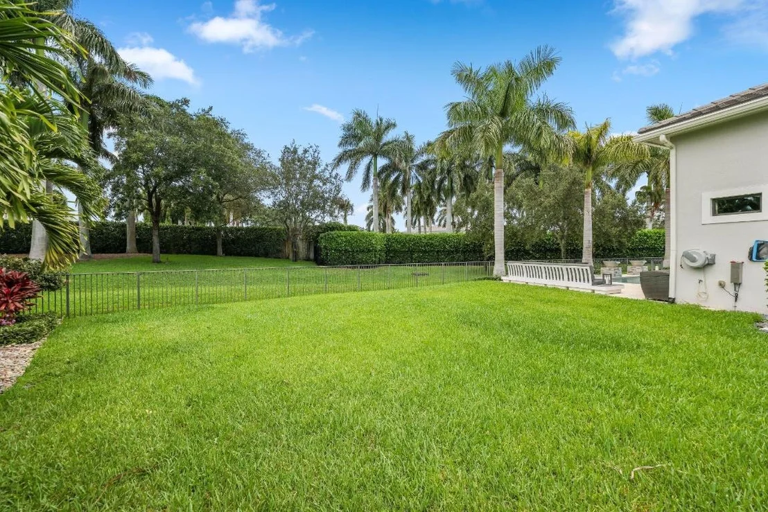 Photo of 2741 NW 70th Boulevard