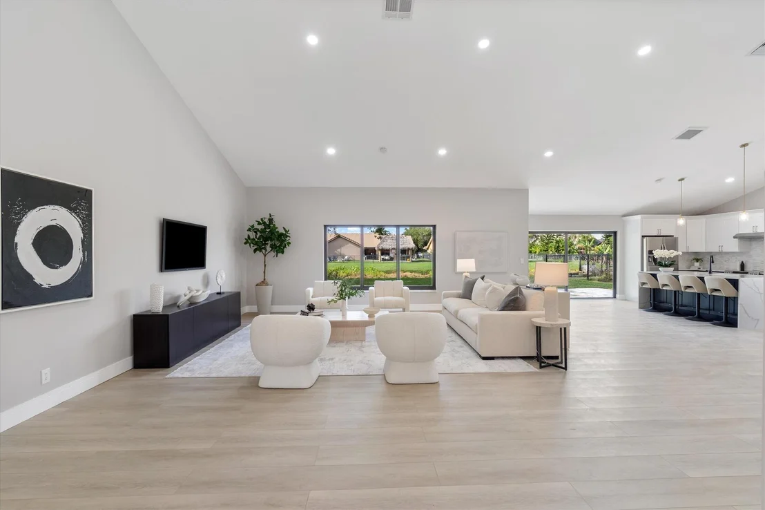 Photo of 9471 Sun Pointe Drive