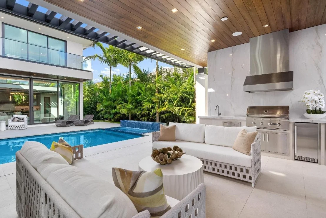 Photo of 2498 Queen Palm Road