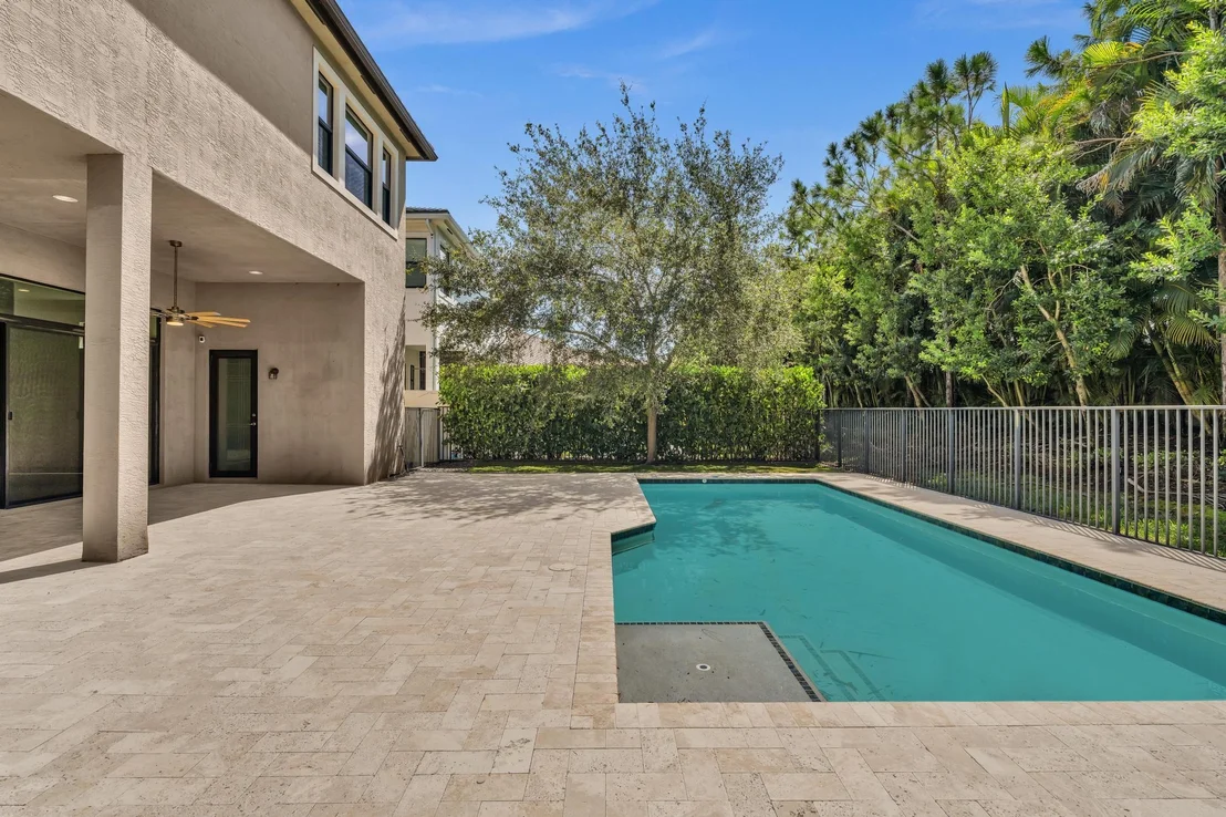 Photo of 16891 Pavilion Way