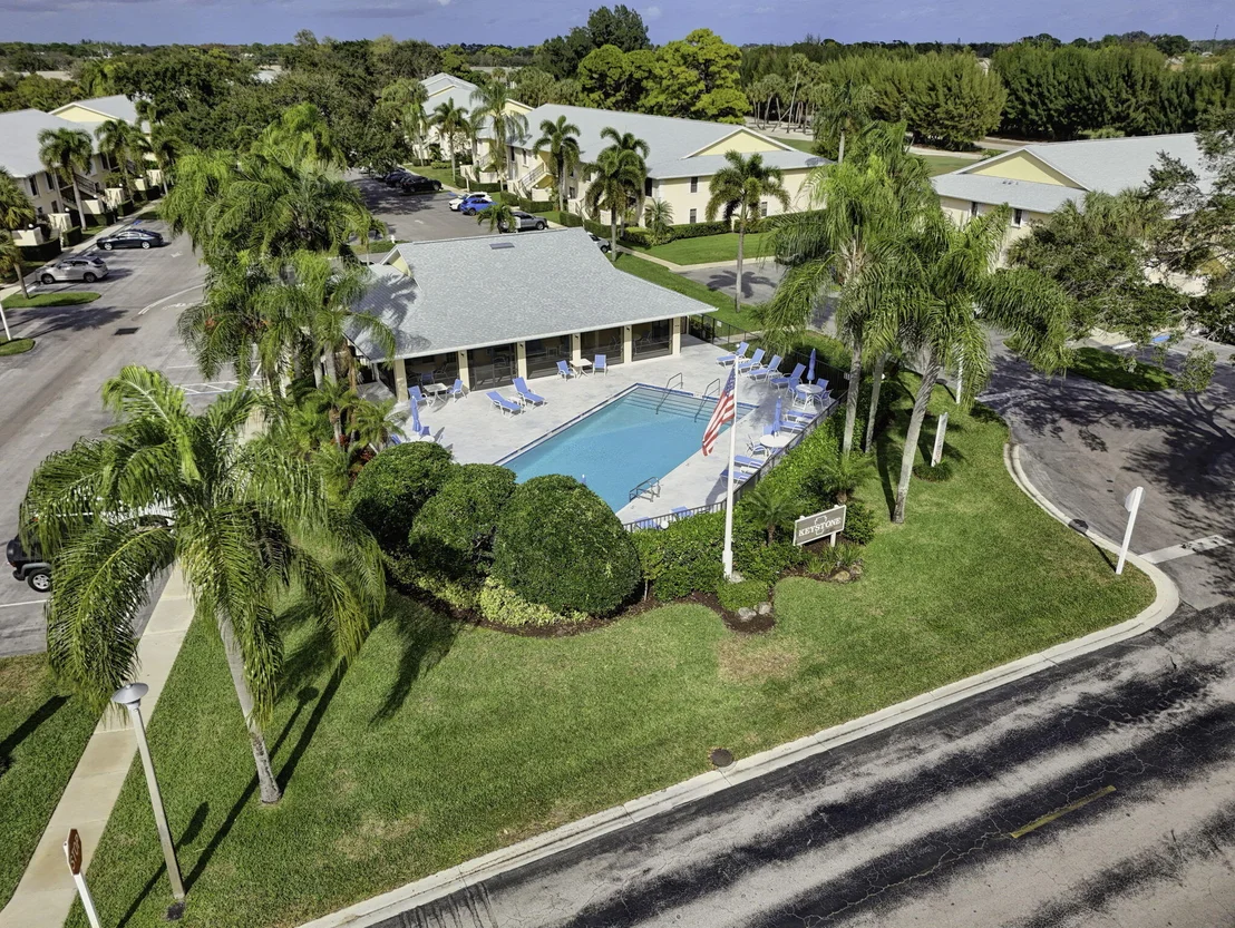 Photo of Unit F at 2041 Keystone Drive