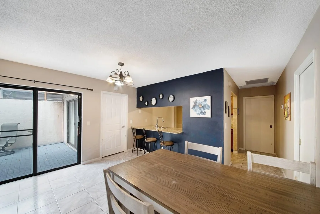 Photo of 2075 SW 24th Circle