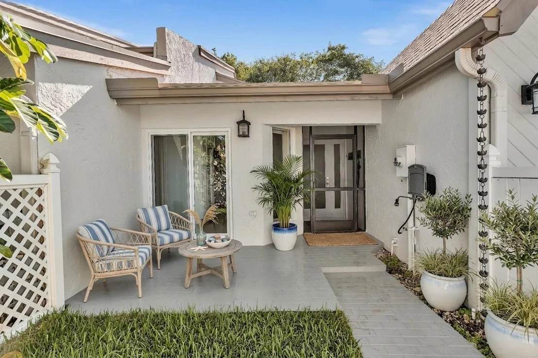 Photo of 6708 Canary Palm Circle