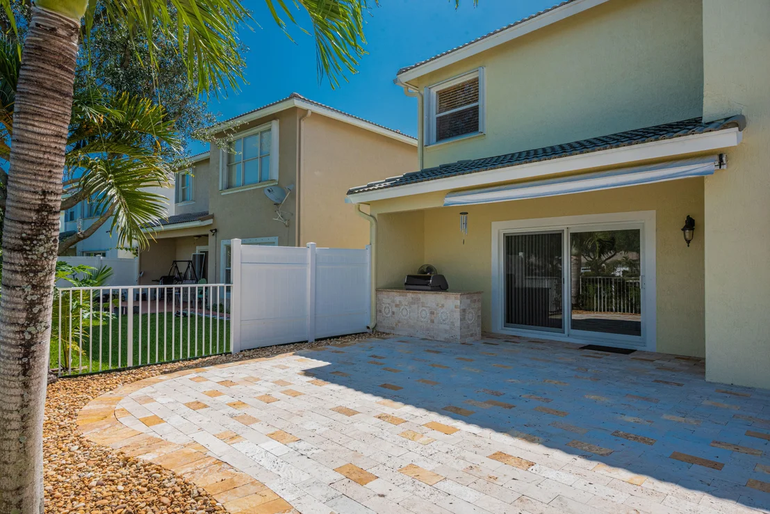 Photo of 6869 Hendry Drive