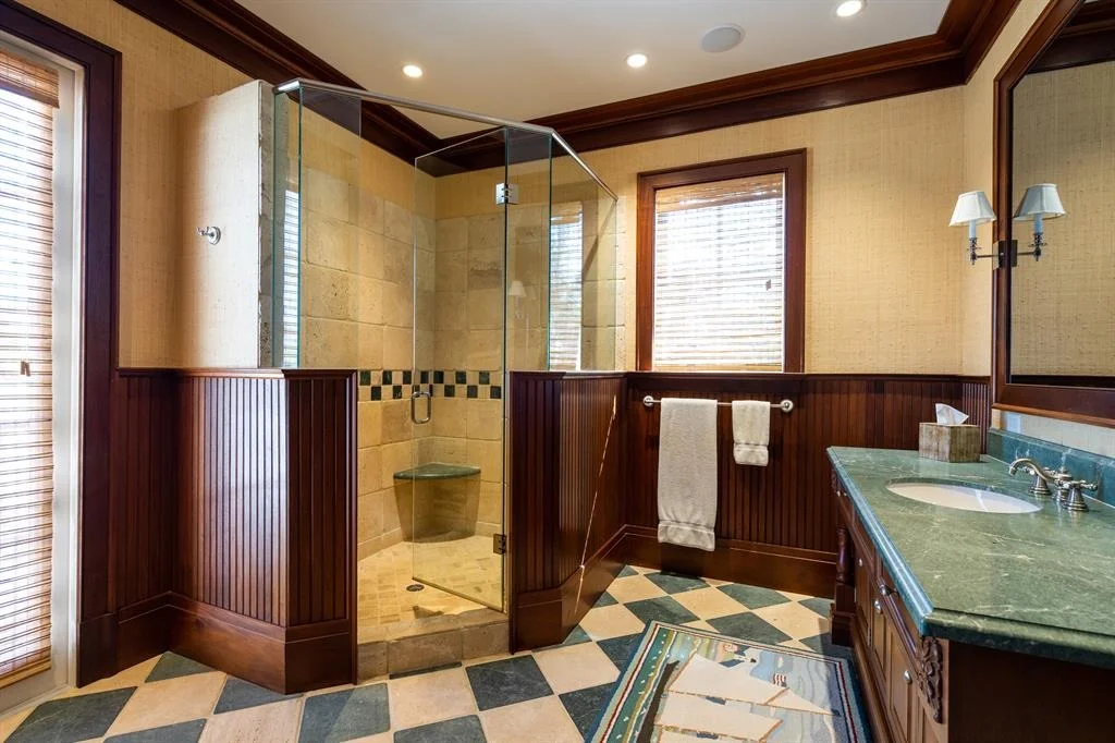 Photo of 709 Grove Place