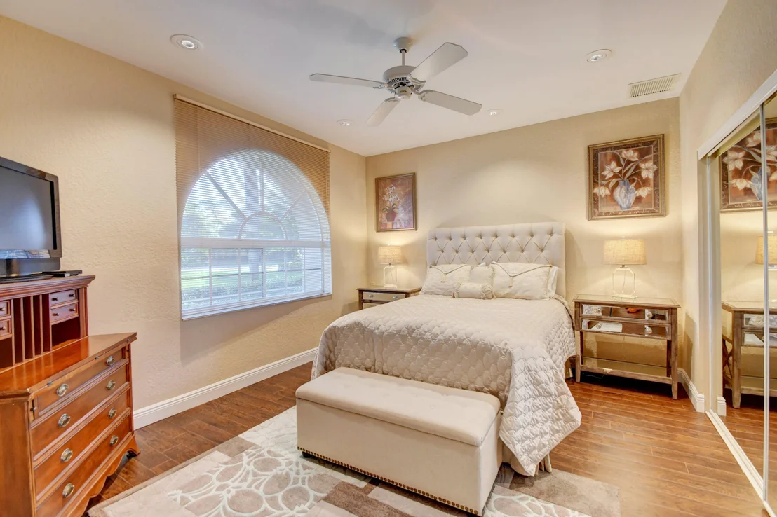 Photo of 2301 NW 25th Way