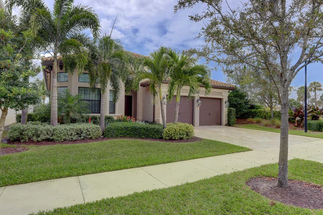 Photo of 16783 Pavilion Way