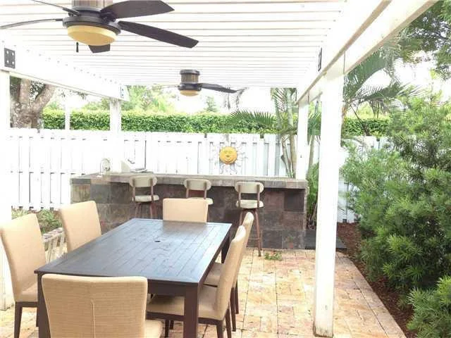 Photo of 490 Somerset Way