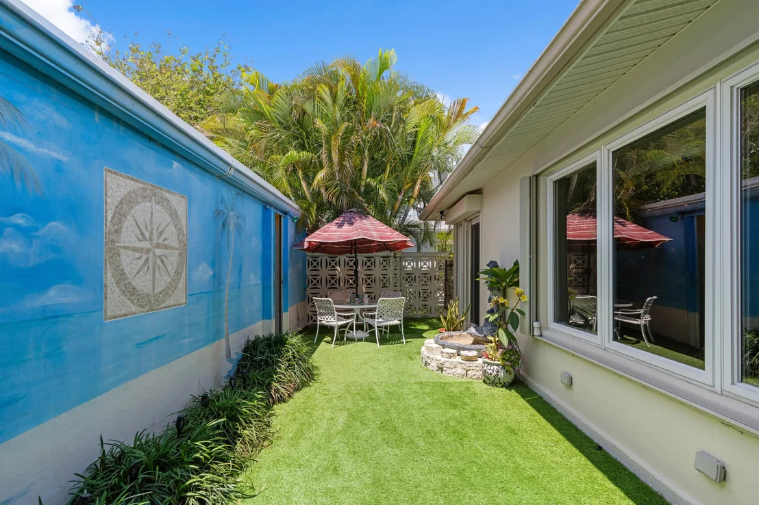 Photo of 1166 Beach Road