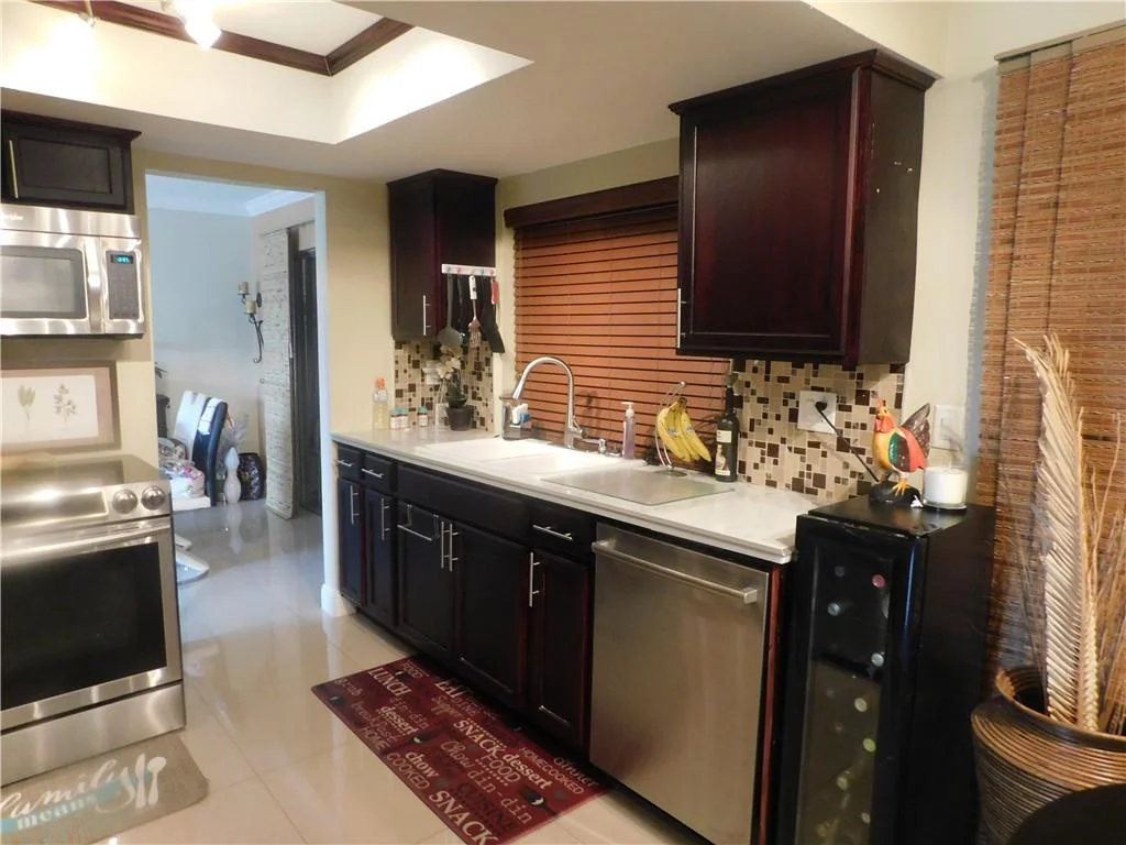 Photo of 6860 Margate Boulevard