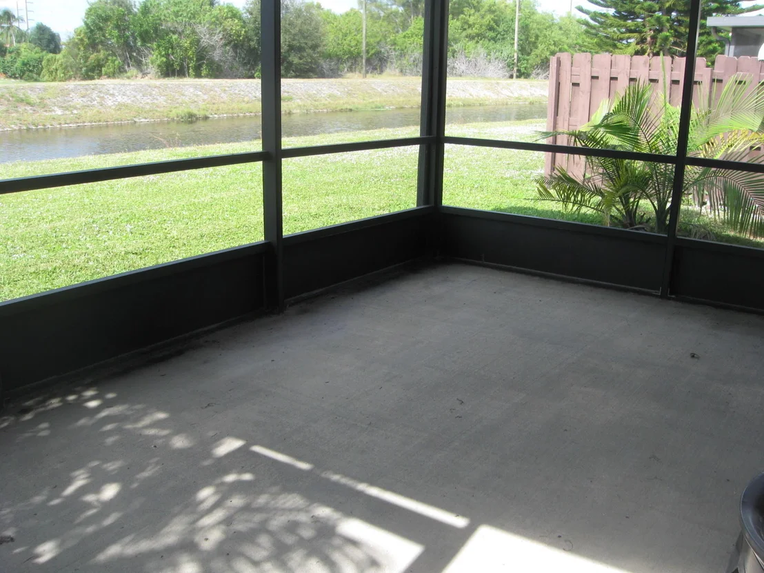 Photo of 5550 Mirror Lakes Boulevard