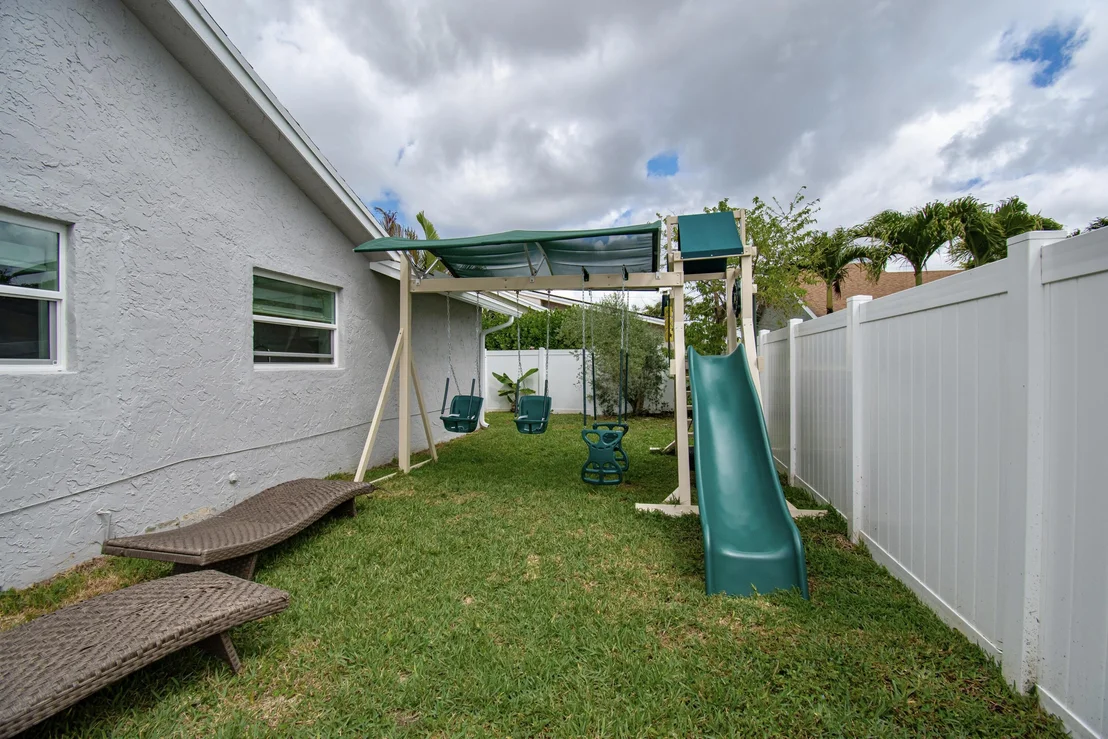 Photo of 7484 Malibu Crescent