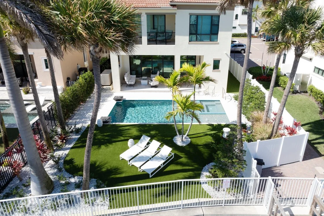 Photo of 636 Windward Circle S