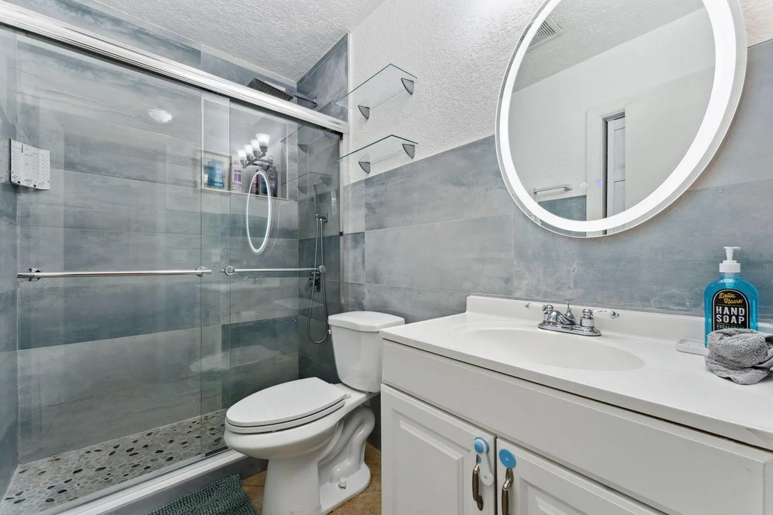 Photo of 718 NW 9th Avenue