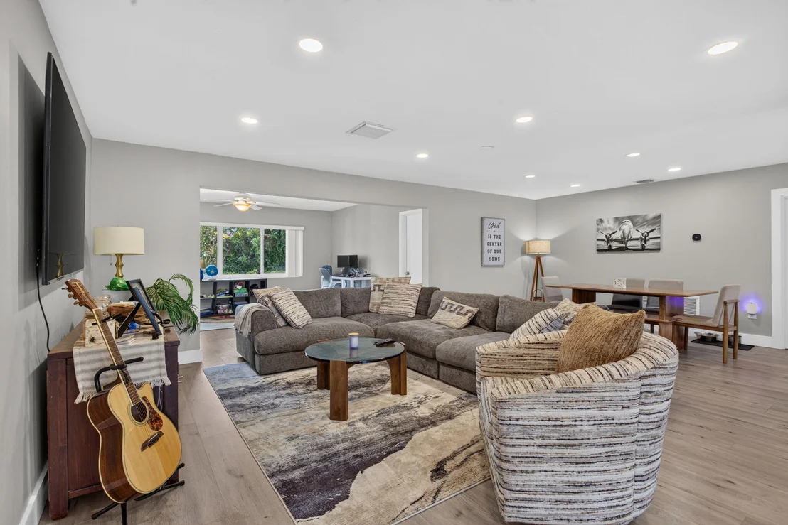 Photo of 2520 SE 5TH Street