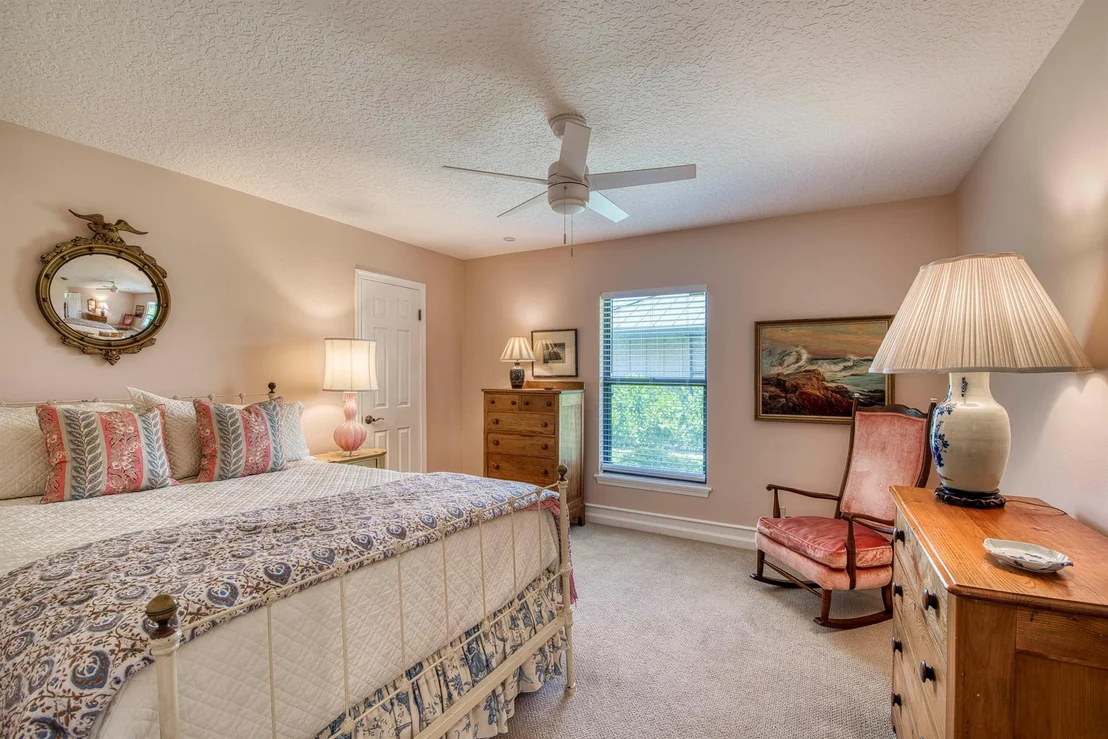 Photo of 18402 Lake Bend Drive