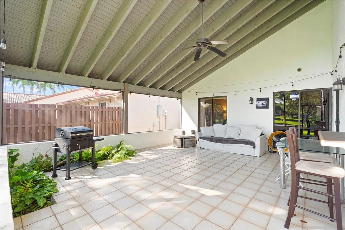 Photo of 2177 Montpeliar