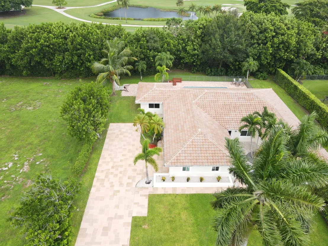 Photo of 4215 Gleneagles Drive