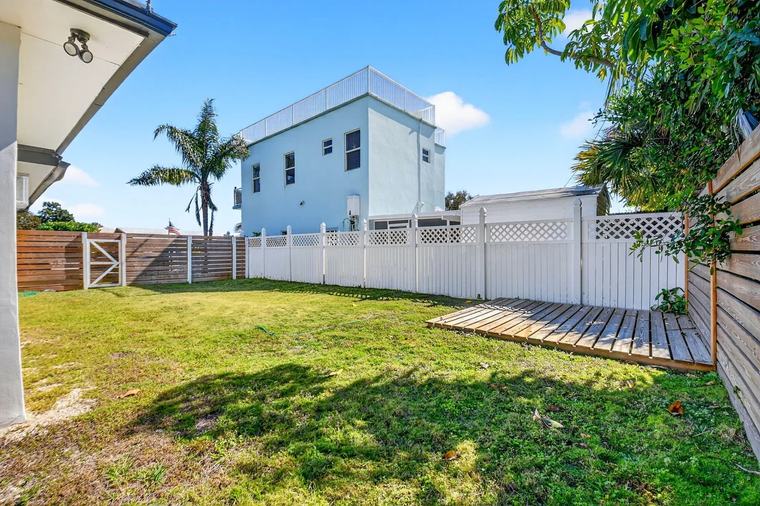 Photo of 3651 Palm Drive