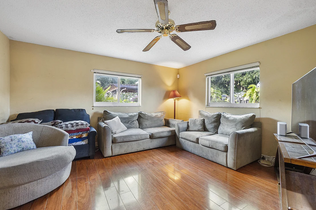 Photo of 6972 NW 8th Street