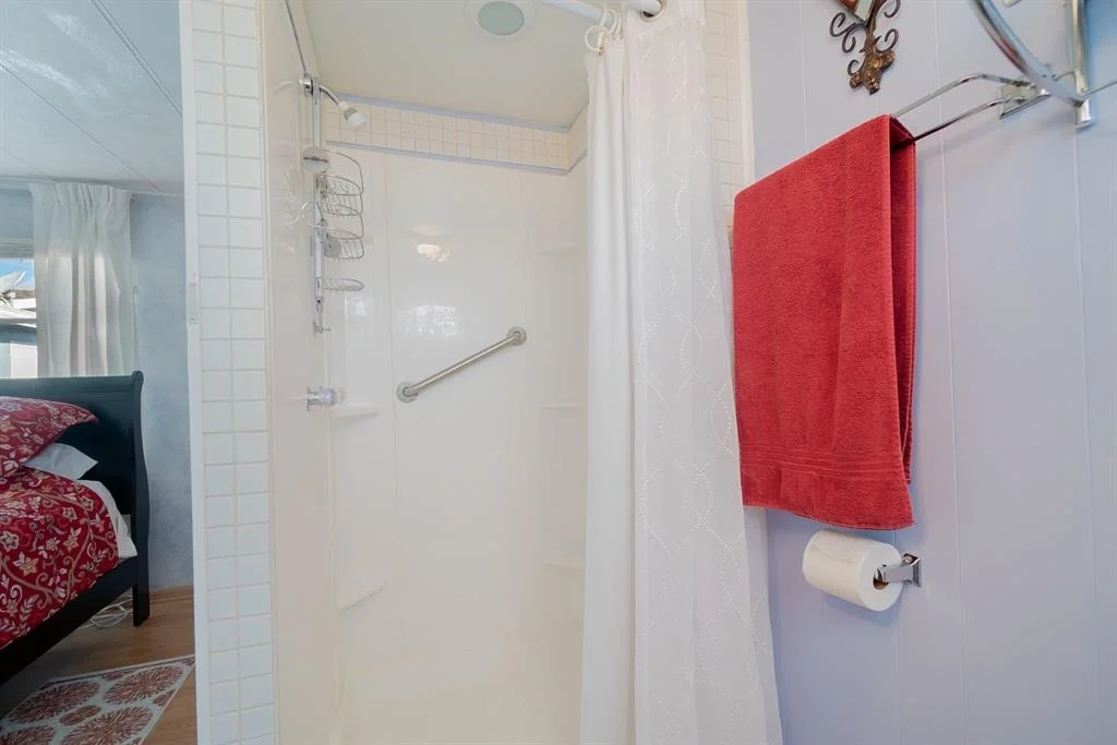 Photo of 7013 Esper Bay