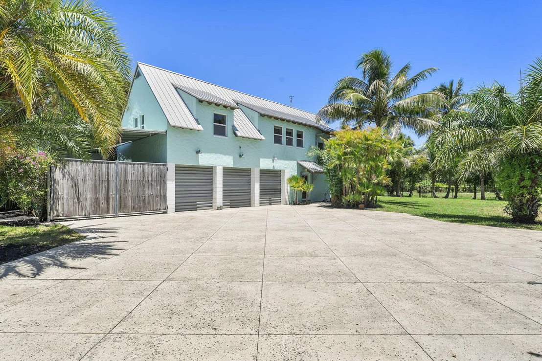 Photo of 7044 Thompson Road