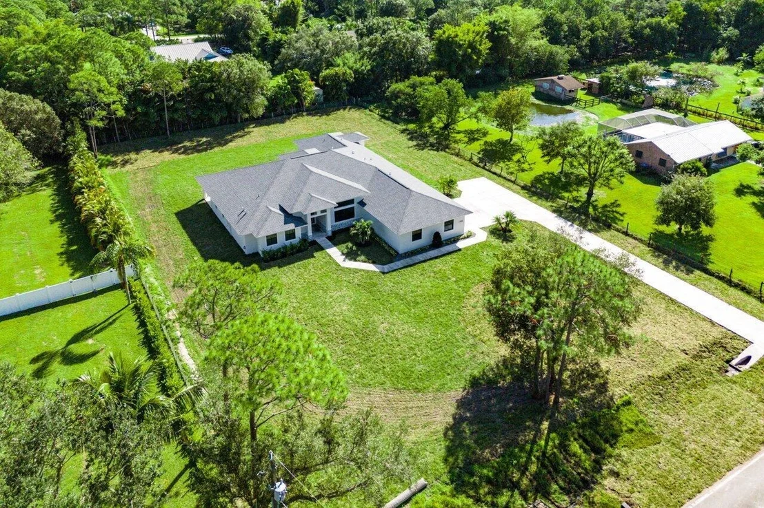 Photo of 17364 130th Avenue N