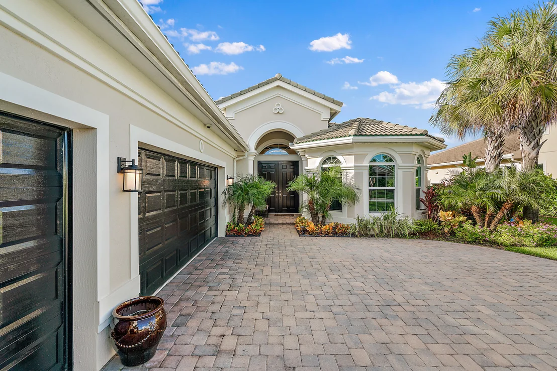 Photo of 279 Carina Drive