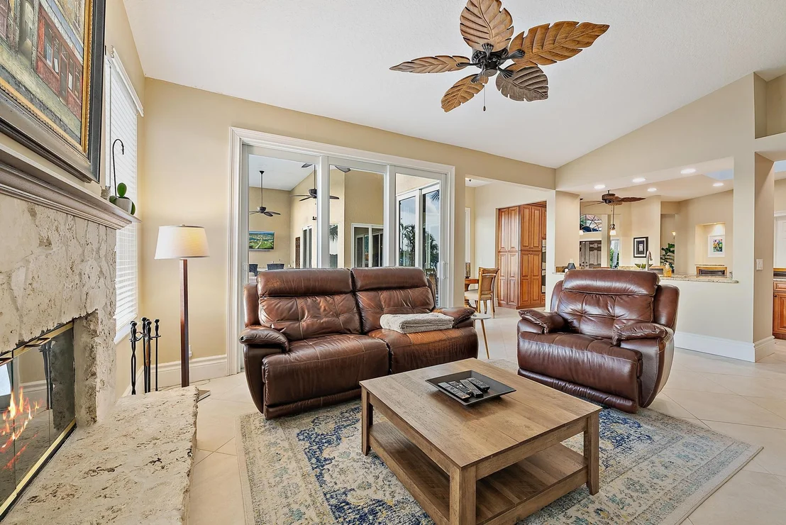 Photo of 8575 SE Water Oak Place