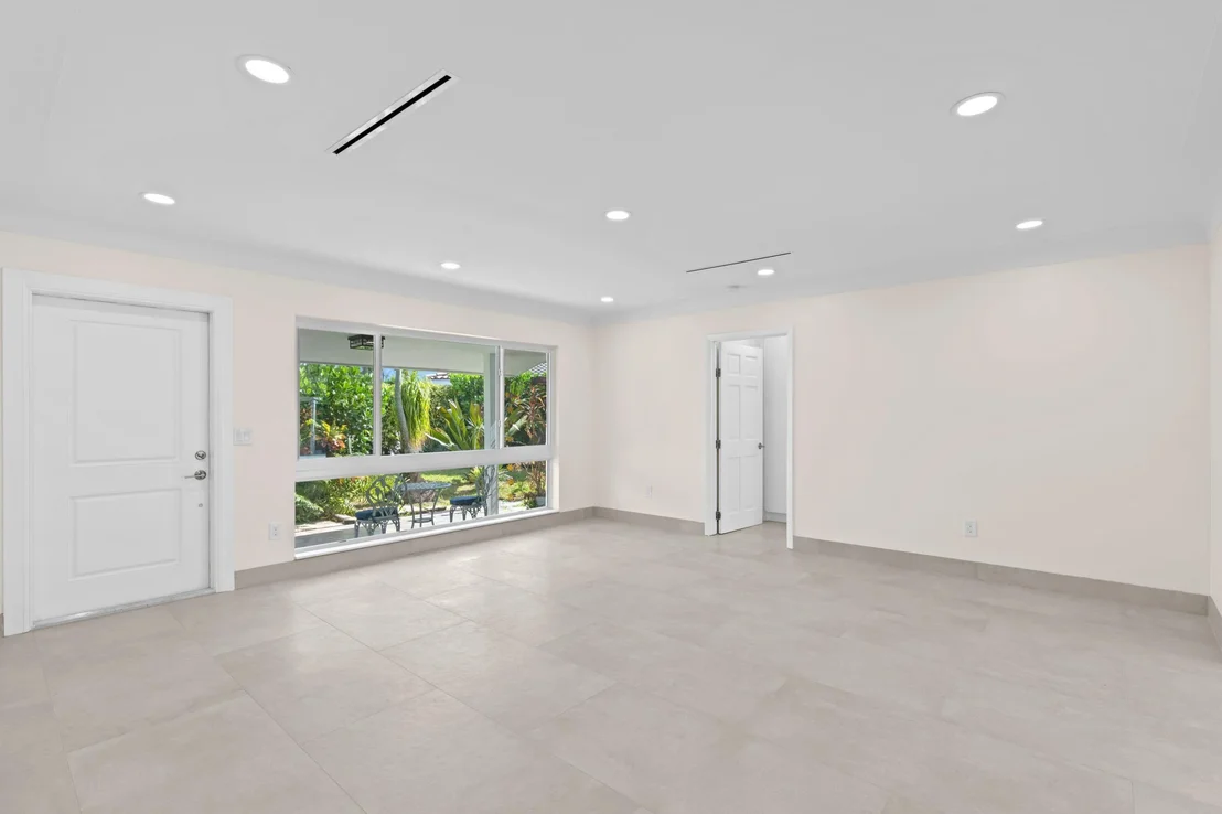Photo of 391 SE 7th Avenue