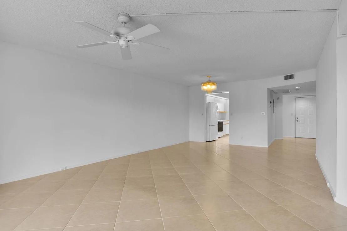 Photo of Unit D4 at 1601 Abaco Drive