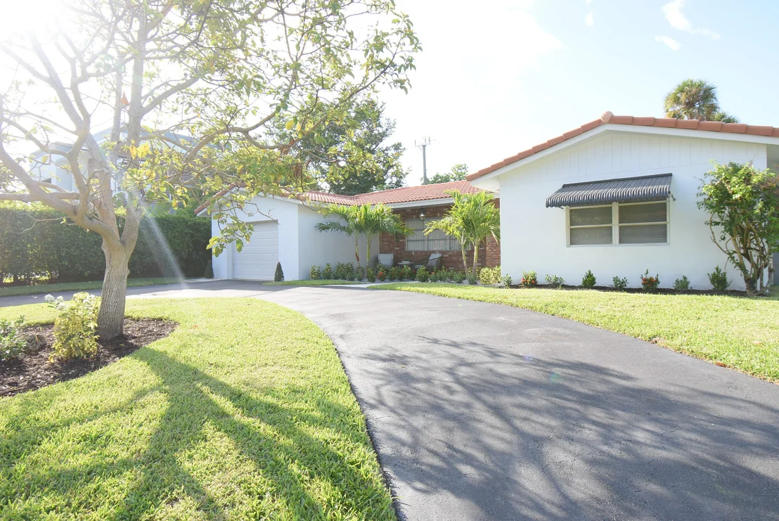 Photo of 701 NW 6TH Drive