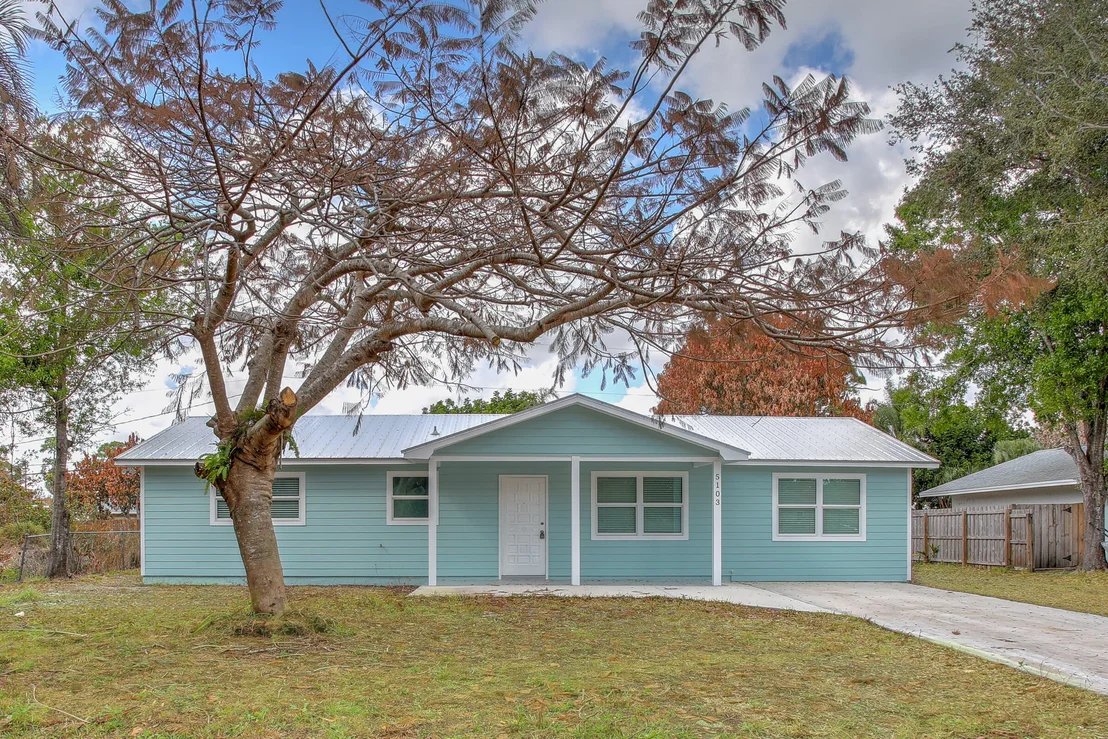 Photo of 5103 Sunset Boulevard