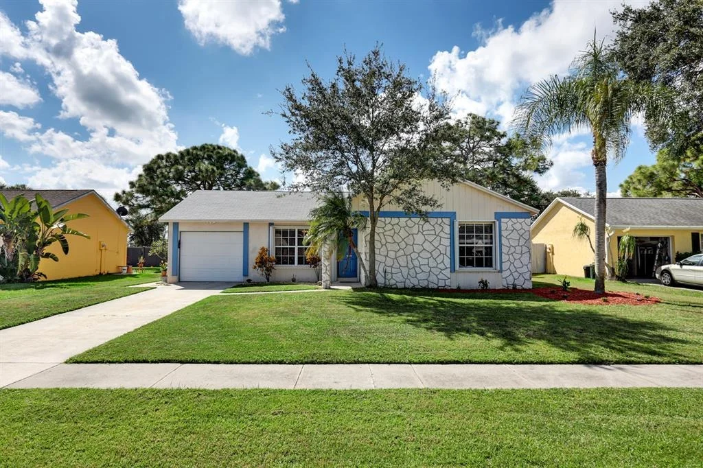 Photo of 115 Lakeside Circle