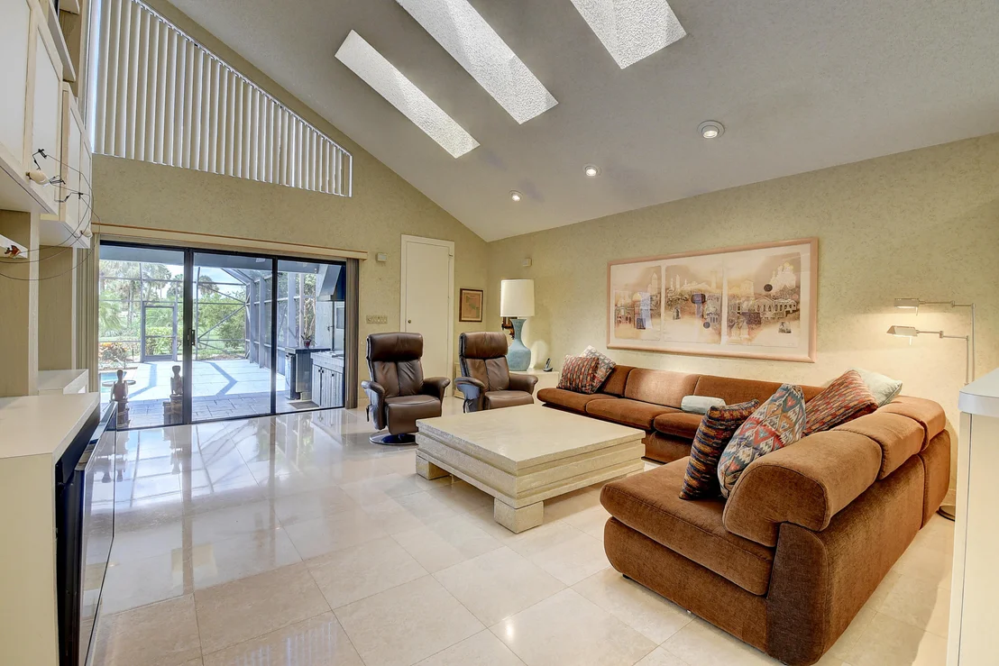 Photo of 7544 Rexford Road