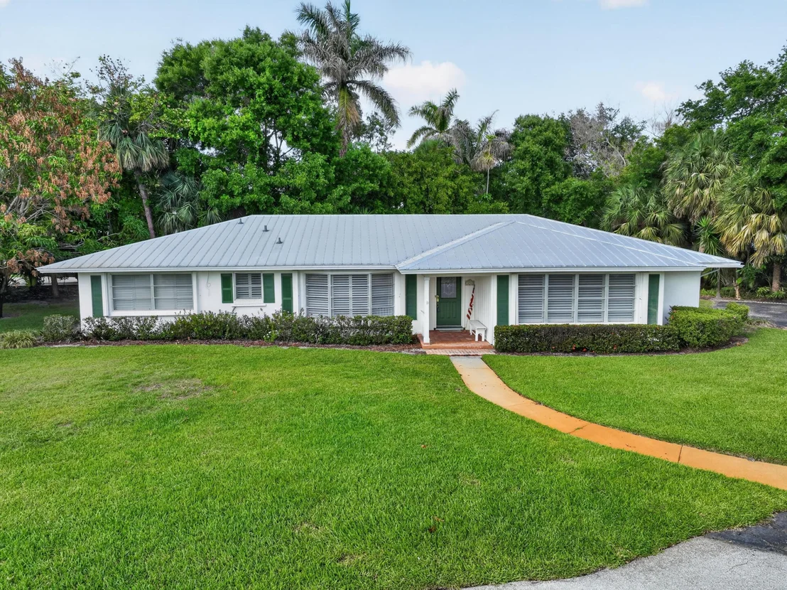 Photo of 1233 NW River Terrace