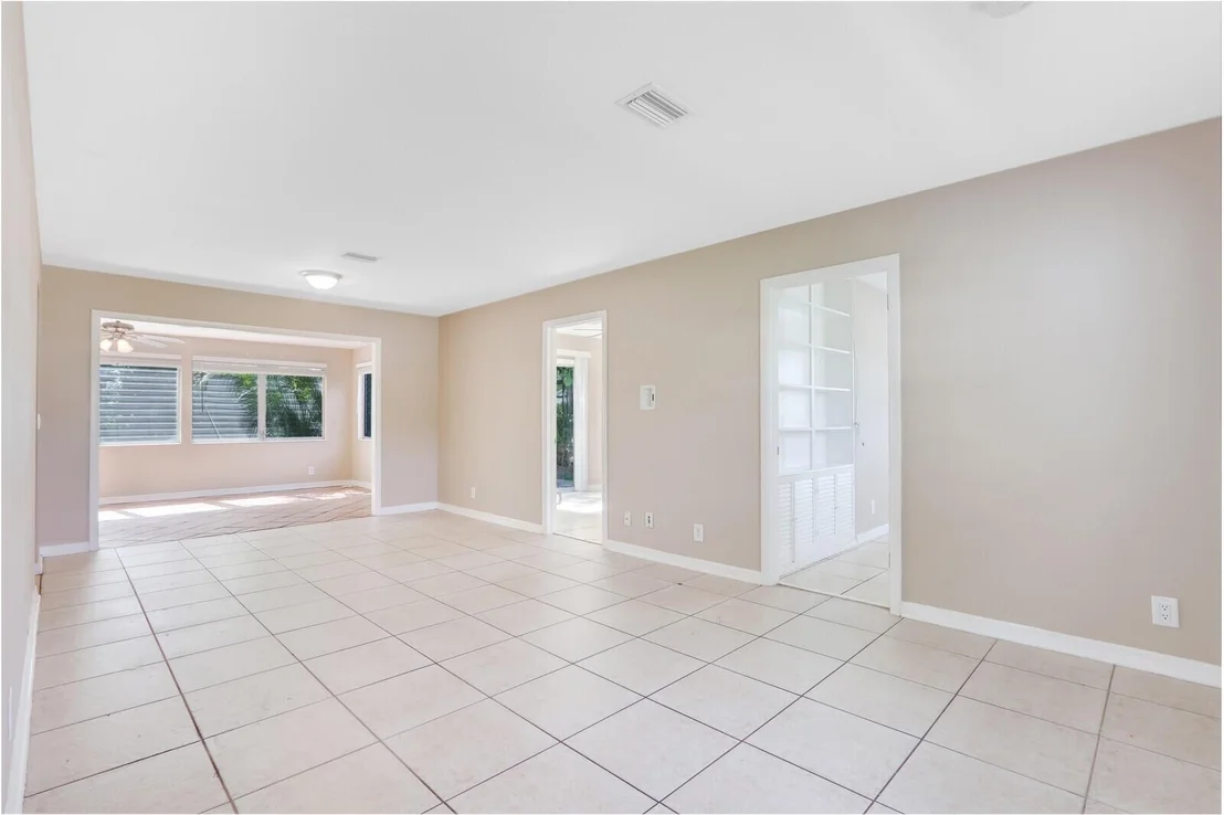 Photo of 809 Poplar Drive