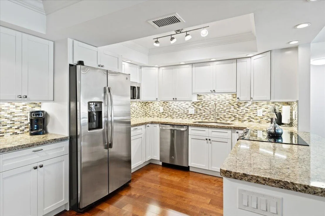 Photo of Unit 203E at 300 N Highway A1a